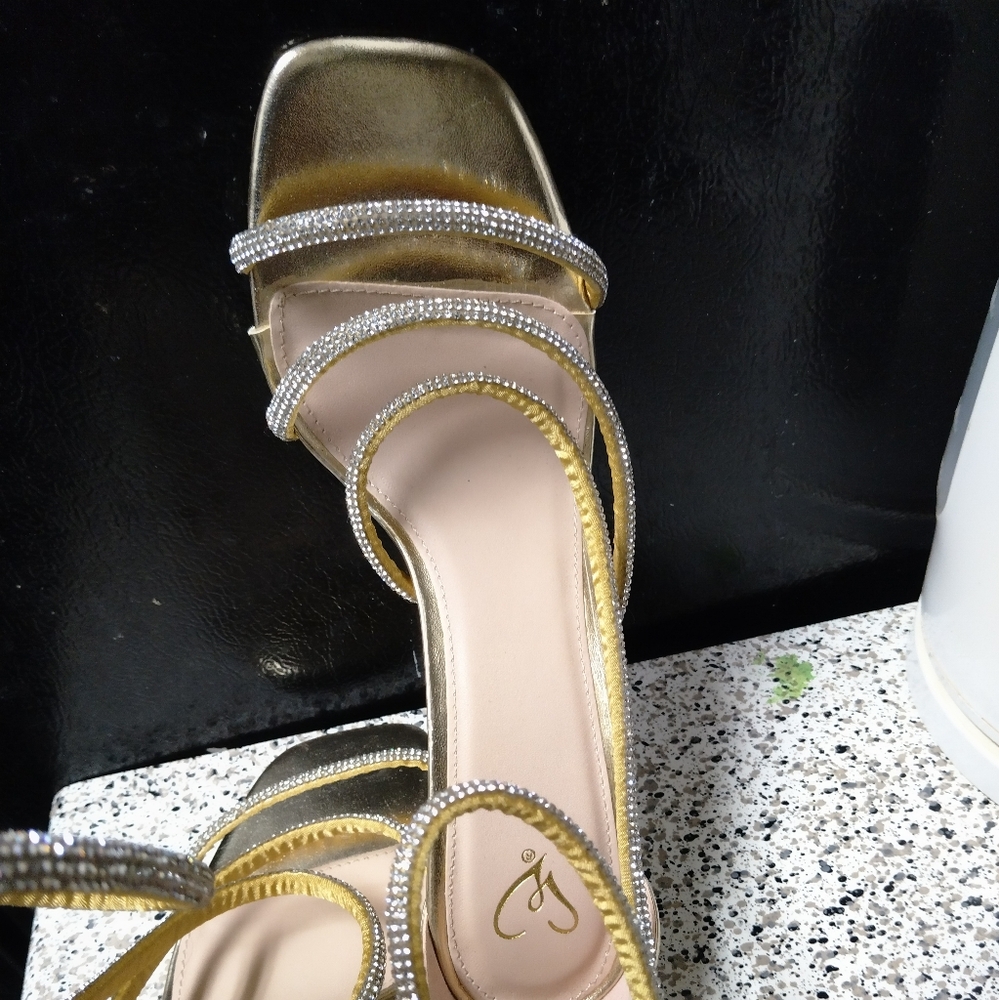 Shoes - Picture 10 of 12